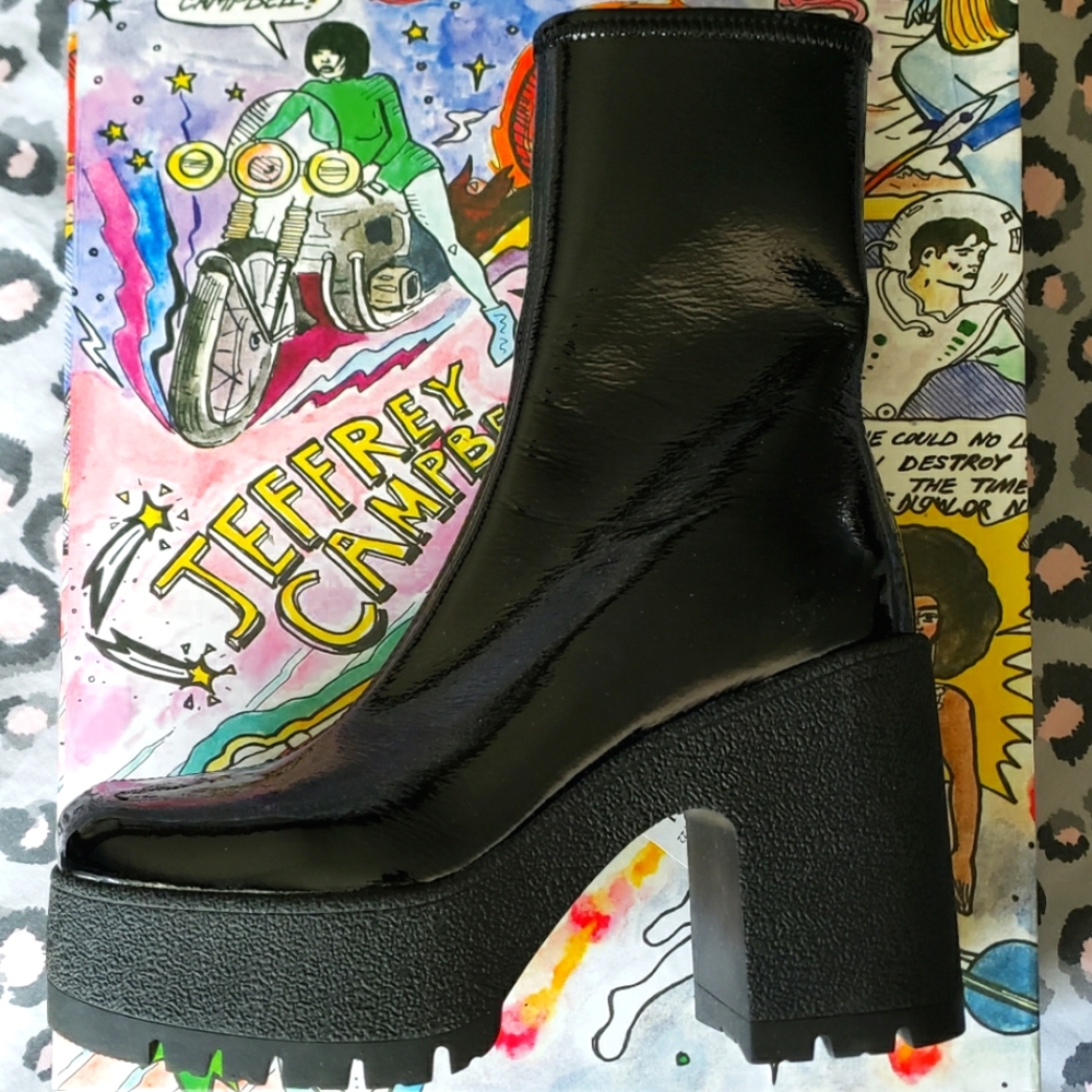 Jeffrey Campbell Refresh Platform Boot, size 8, Black crinkle patent  New in box